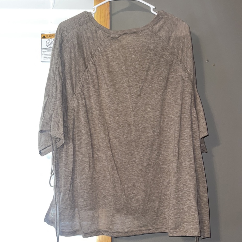 Brown Top - Picture 5 of 5